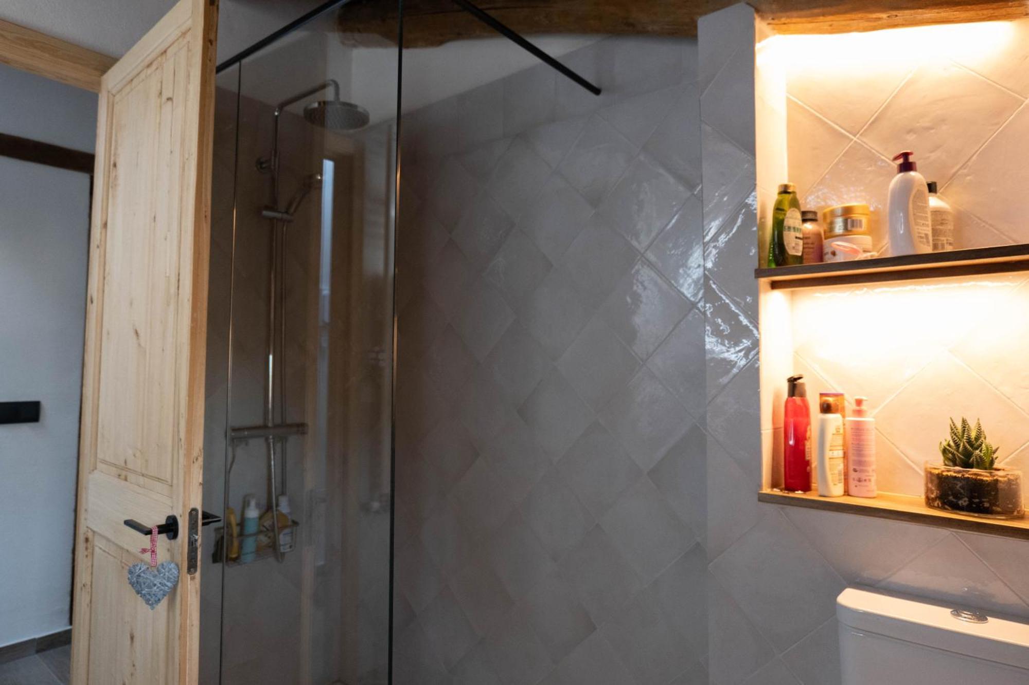 Niu De Queralt Apartment Vic Ngoại thất bức ảnh